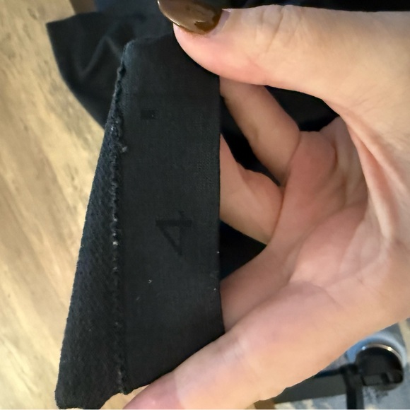 Lululemon swiftly tech hip length short sleeve - Picture 4 of 5